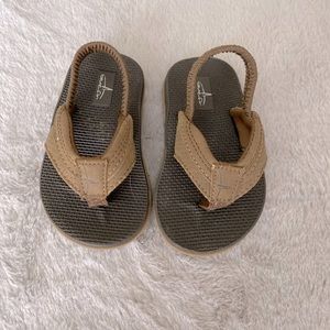 Bluefin size 5 toddler sandals.